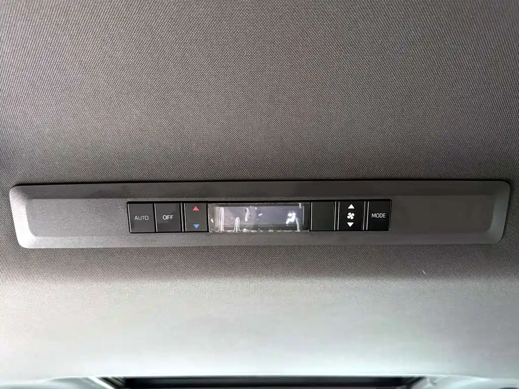 Toyota Sienna — миниатюра 16