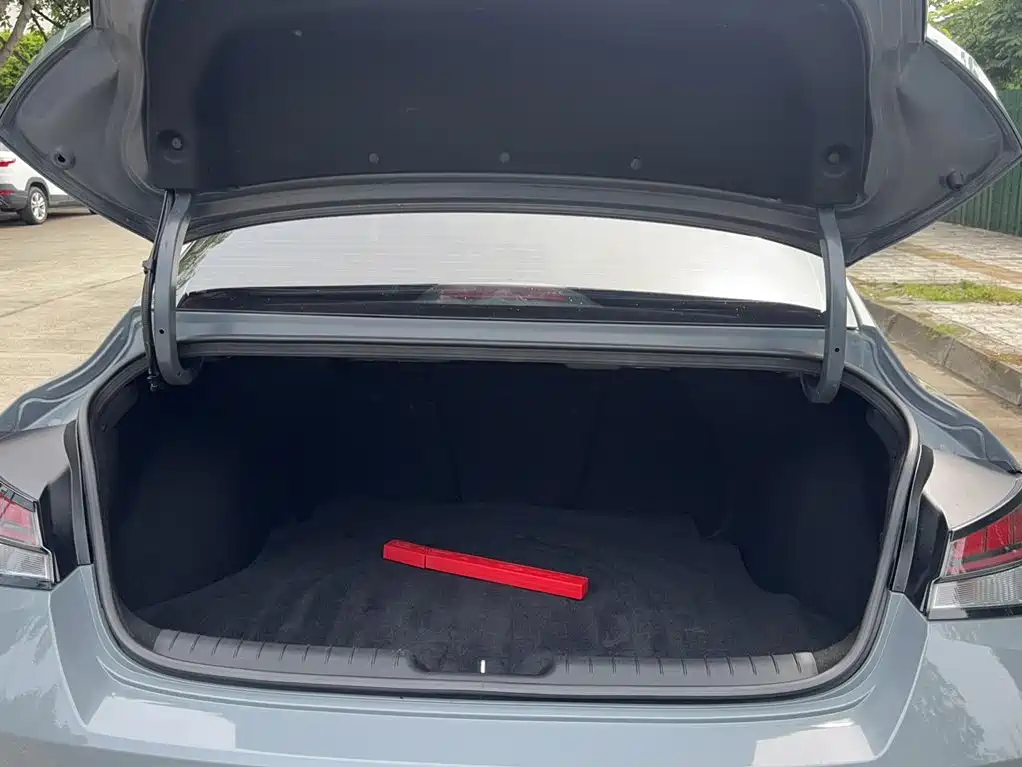 Hyundai Elantra — миниатюра 16