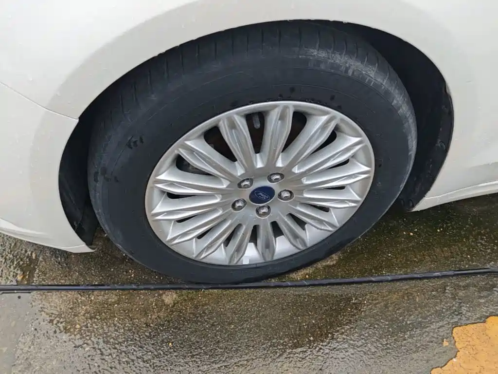 Ford Mondeo — миниатюра 23
