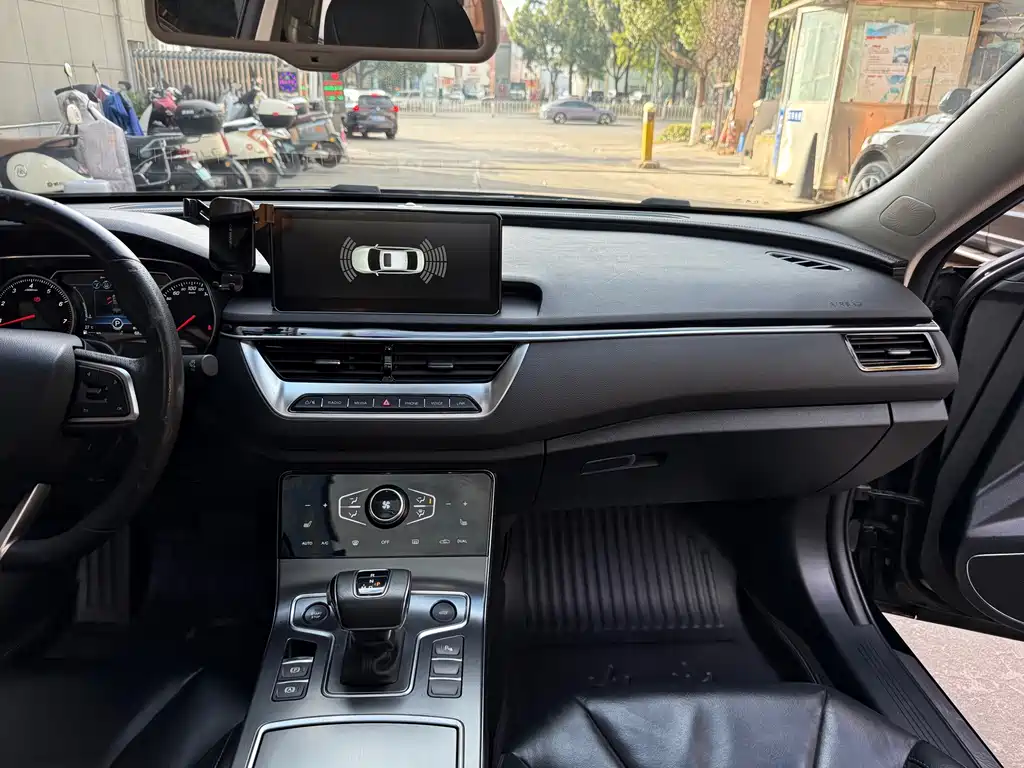 Hongqi Hongqi H5 — миниатюра 10