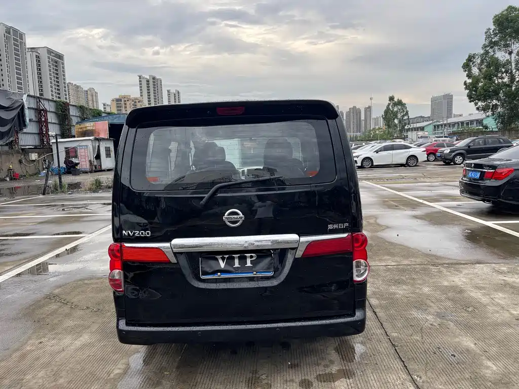 Nissan NV200 — миниатюра 6