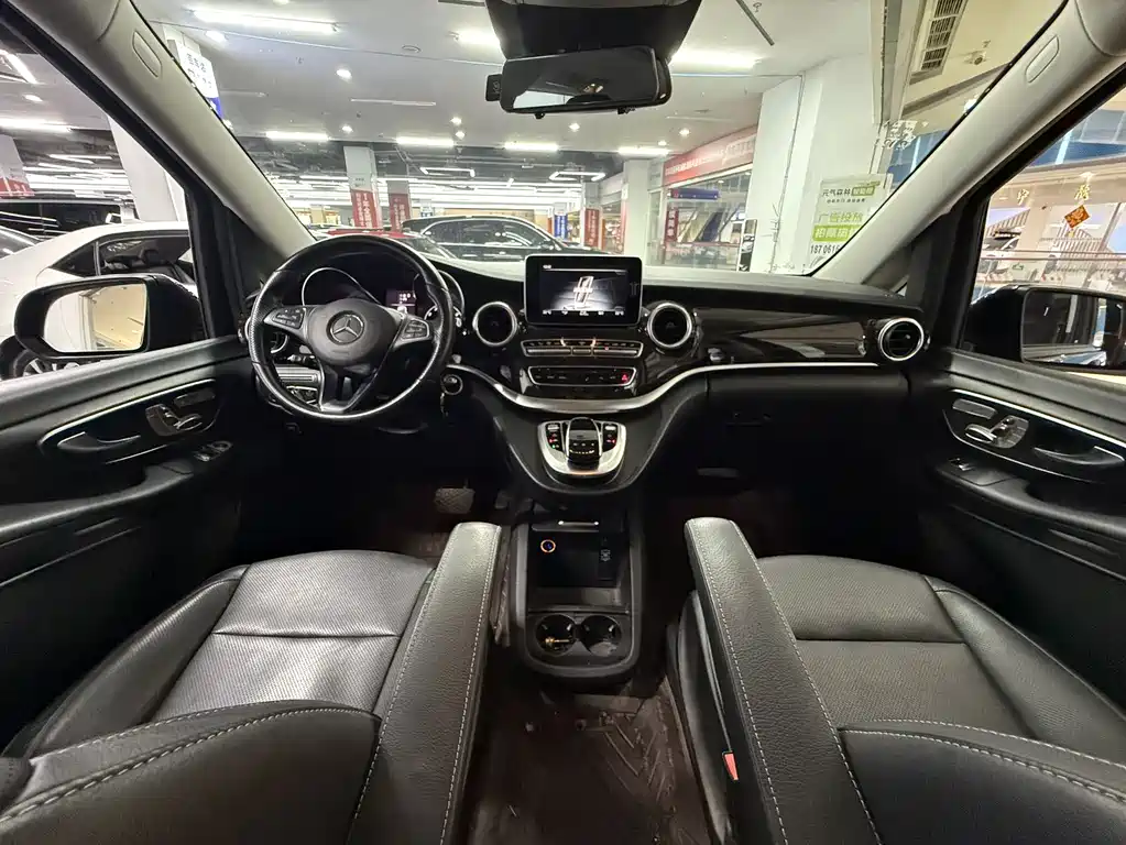 Mercedes-Benz V-Class — миниатюра 7