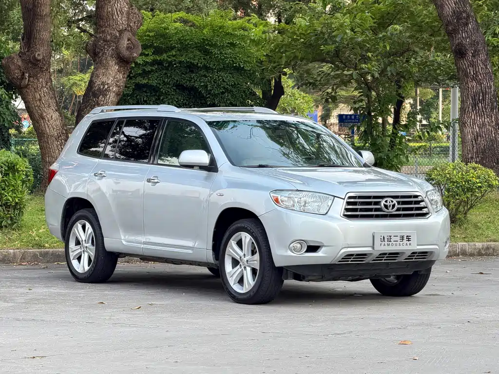 Toyota Highlander (Import) — миниатюра 3