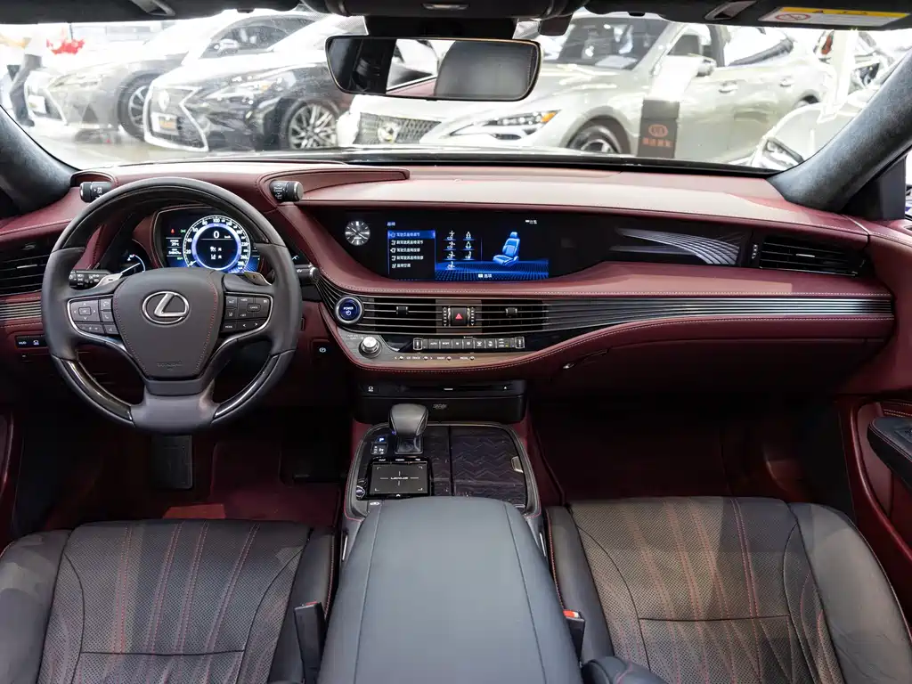 Lexus LS — миниатюра 13