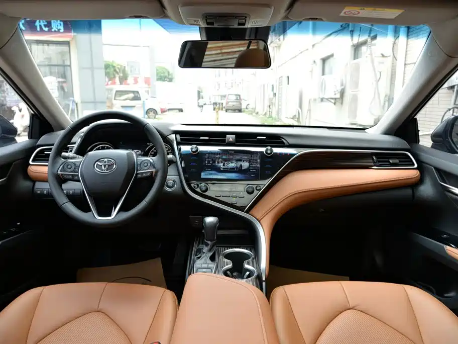 Toyota Camry — миниатюра 14