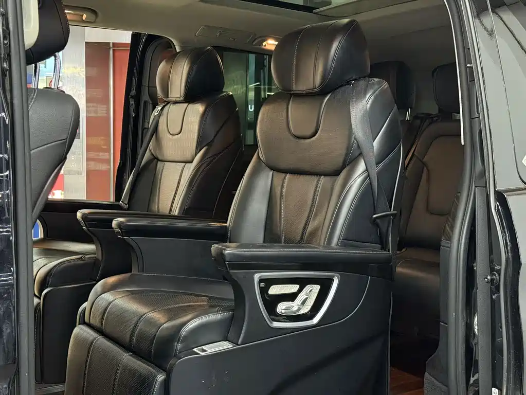 Mercedes-Benz V-Class — миниатюра 6