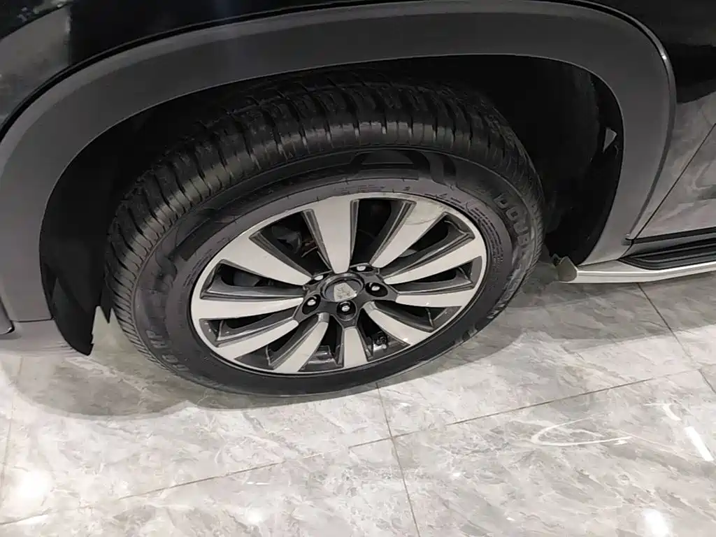 Roewe RX8 — миниатюра 23