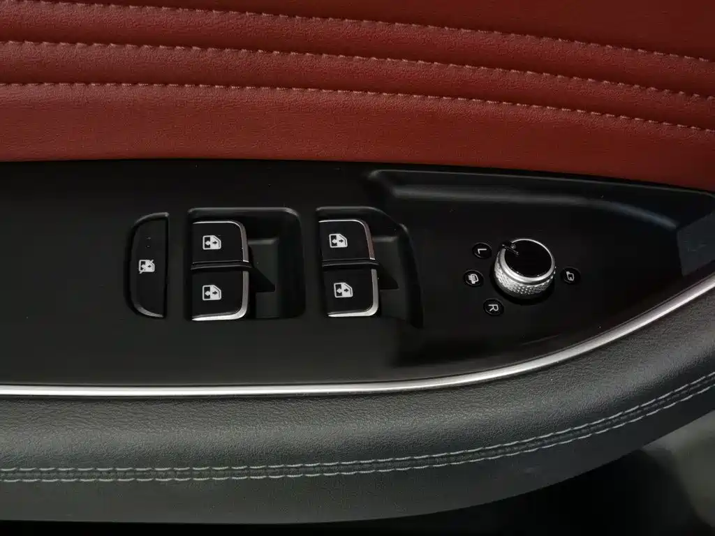 Hongqi Hongqi HS5 — миниатюра 9