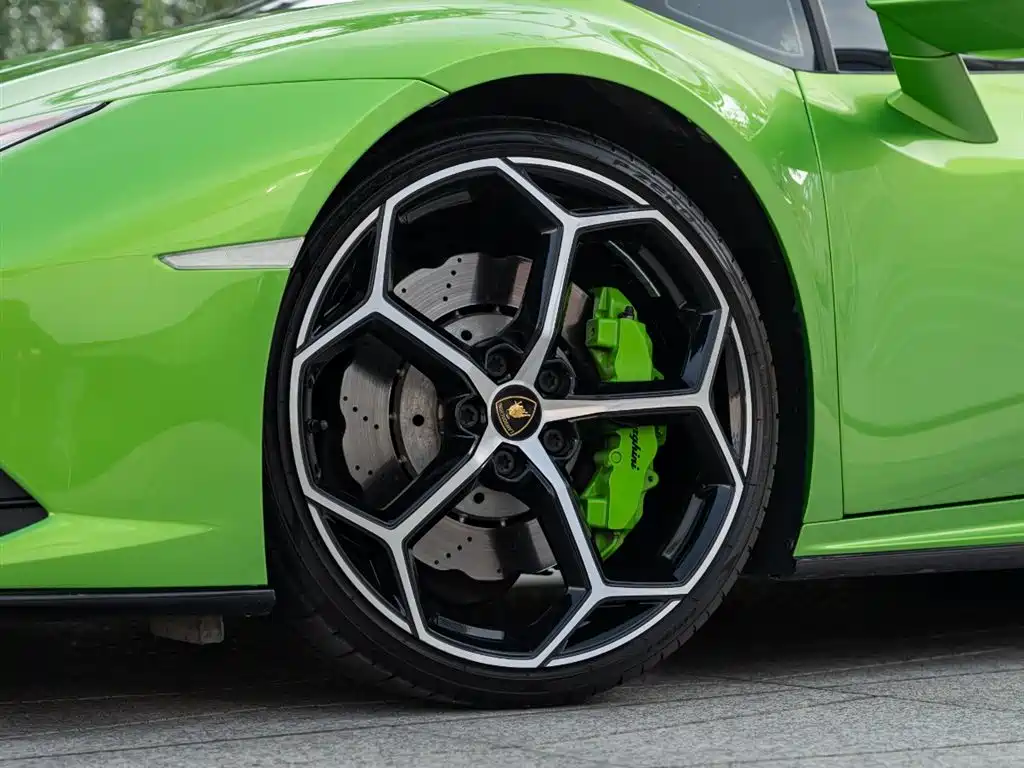 LAMBORGHINI HURACÁN