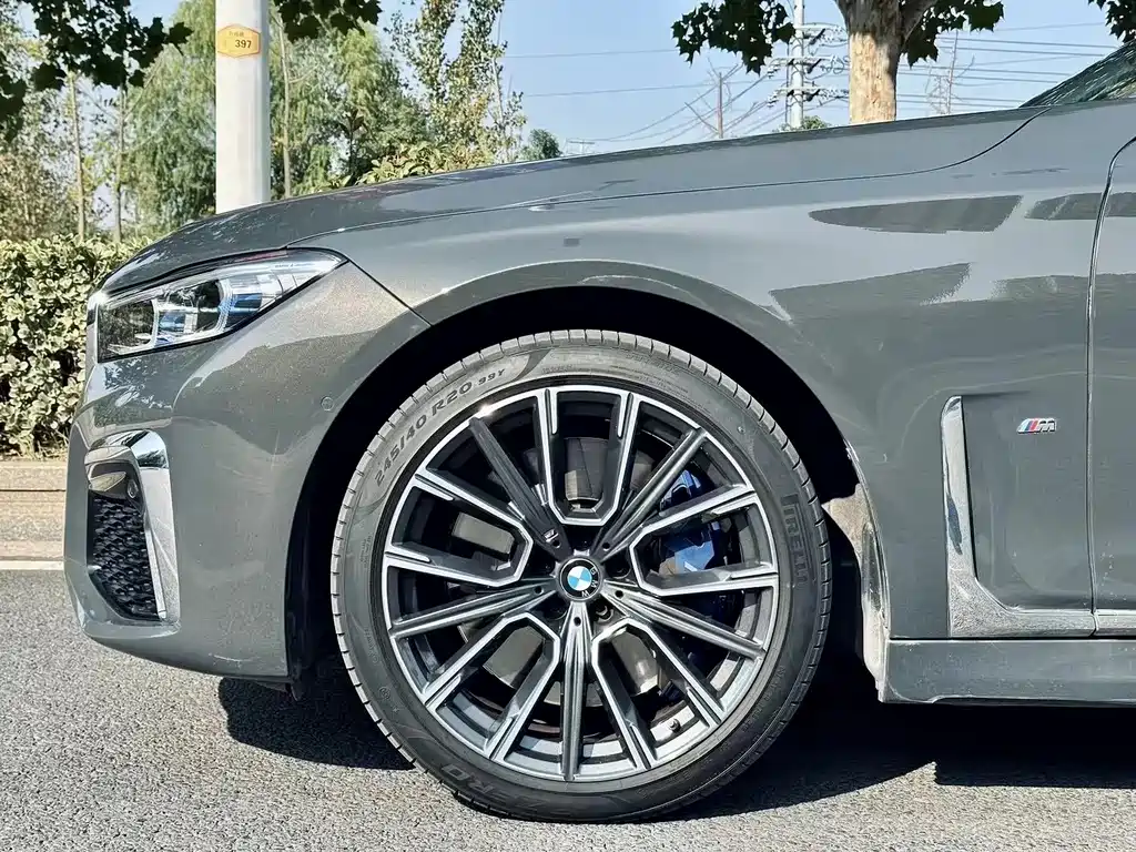 BMW 7 Series — миниатюра 4