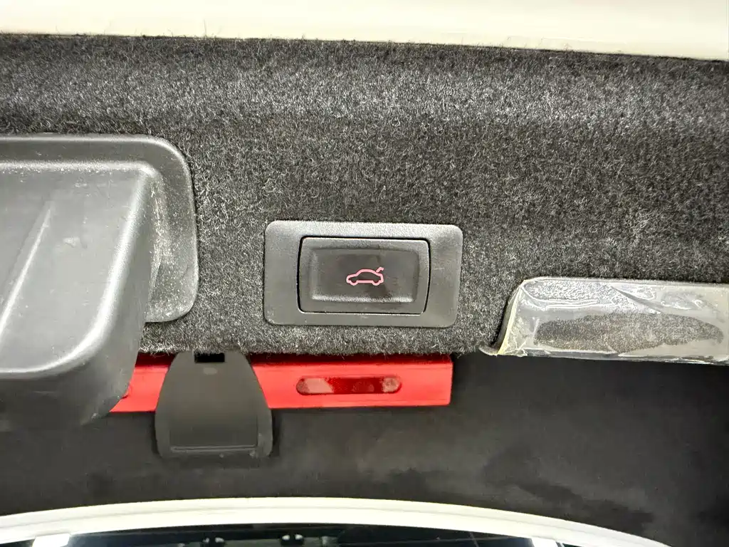 Audi A4L — миниатюра 24