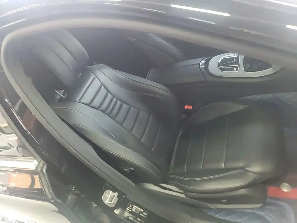 Mercedes-Benz E-Class — миниатюра 25