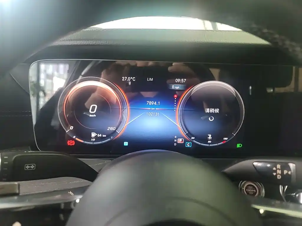 Mercedes-Benz E-Class — миниатюра 12