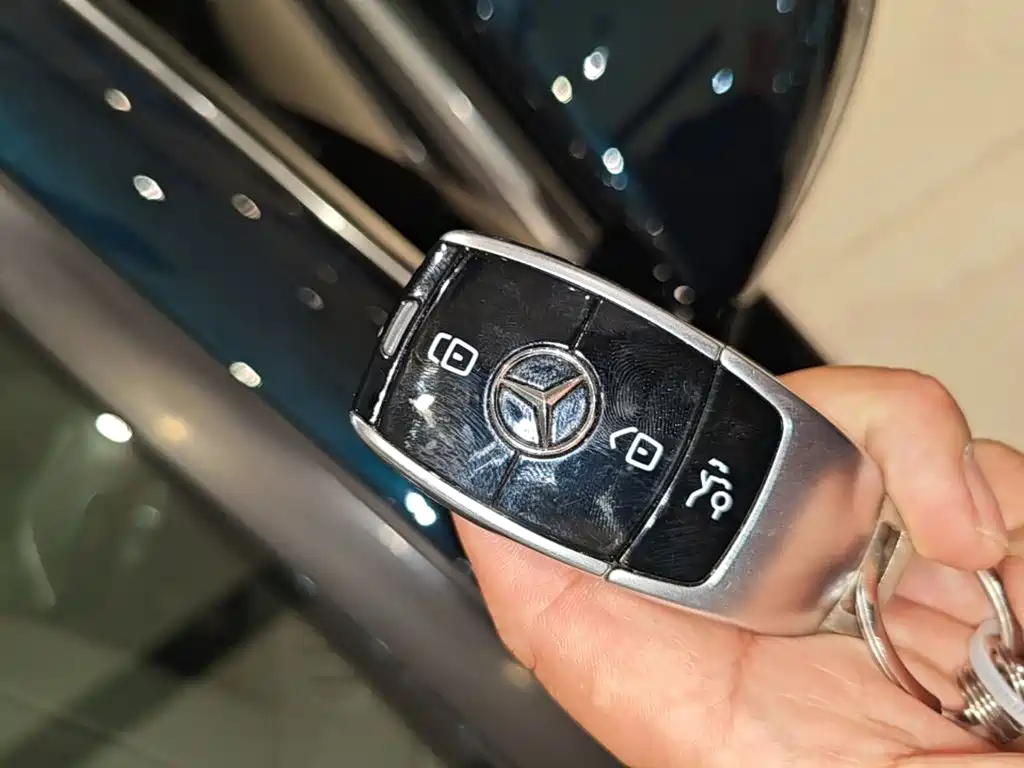 Mercedes-Benz E-Class — миниатюра 9