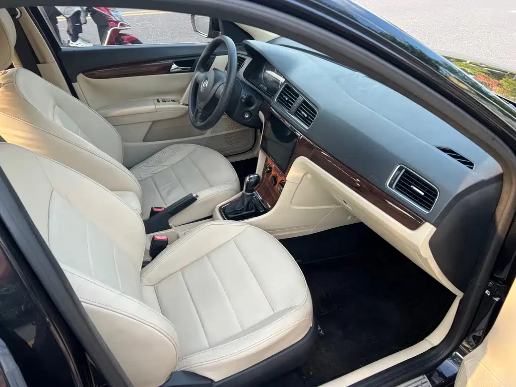 Volkswagen Lavida — миниатюра 13