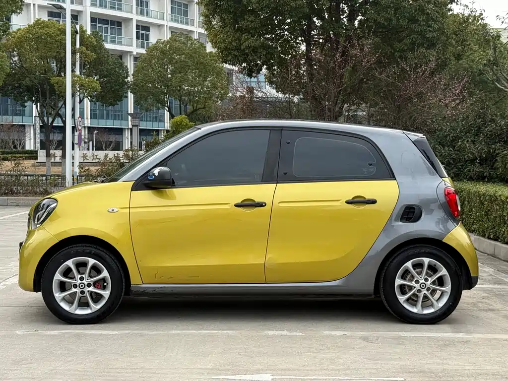 SMART FORFOUR