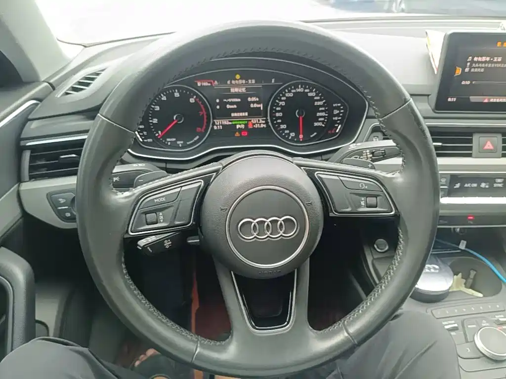 Audi A4L — миниатюра 11