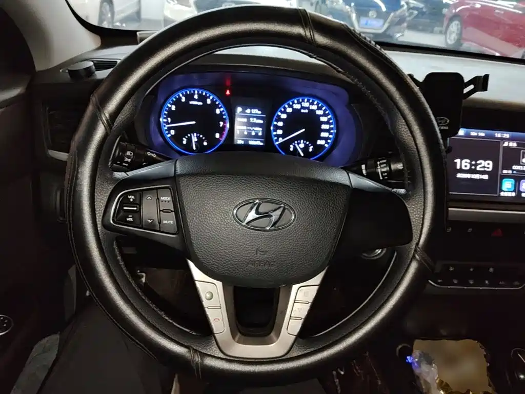 Hyundai Mistra — миниатюра 11