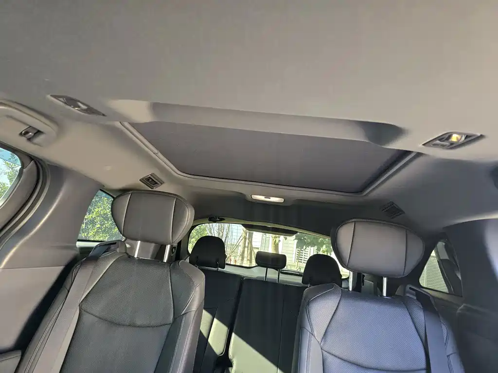 Toyota Granvia — миниатюра 10