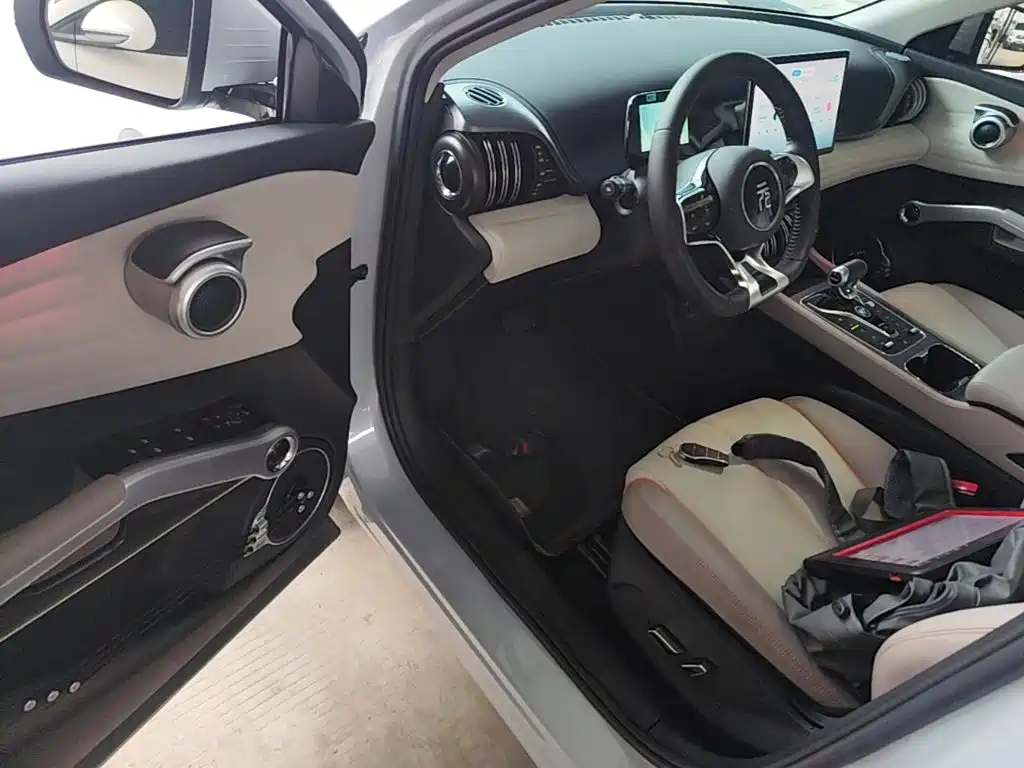 BYD Yuan Plus — миниатюра 16