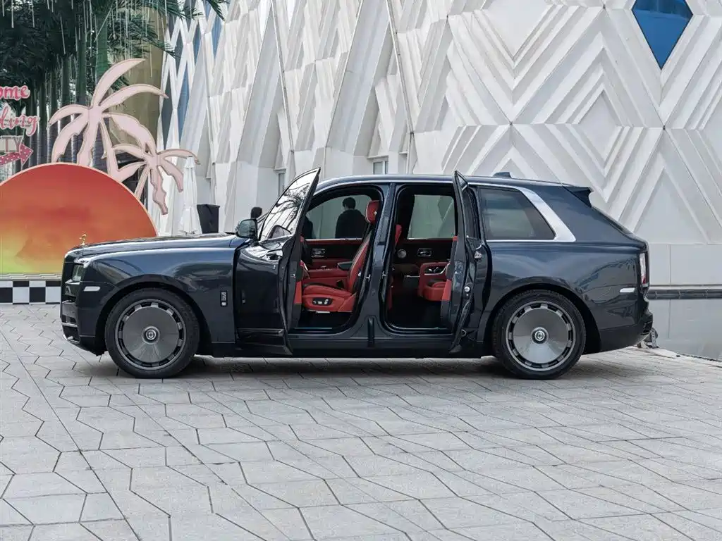 ROLLS-ROYCE CULLINAN