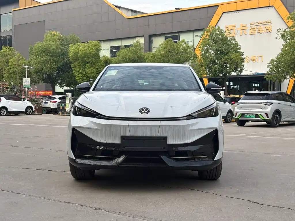 Volkswagen 06 2025 Pure