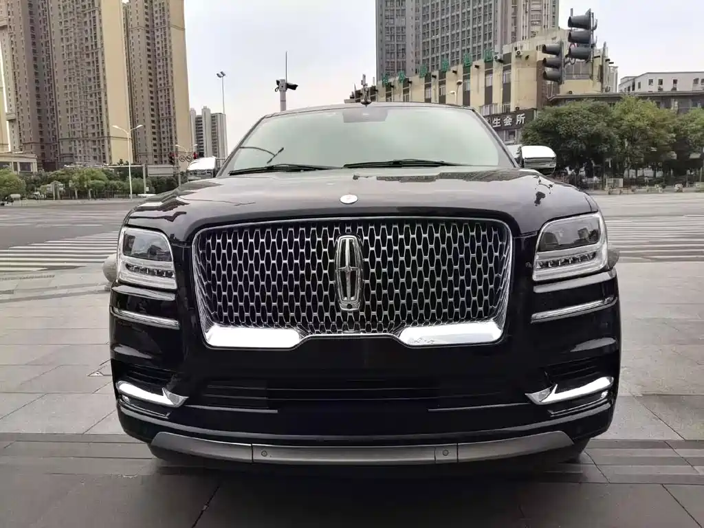 Lincoln Navigator — миниатюра 2