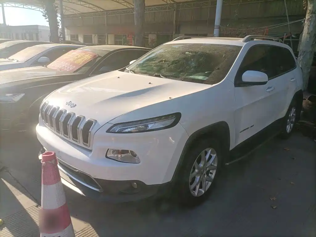 Jeep Cherokee — миниатюра 2