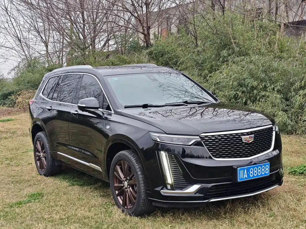 CADILLAC XT6