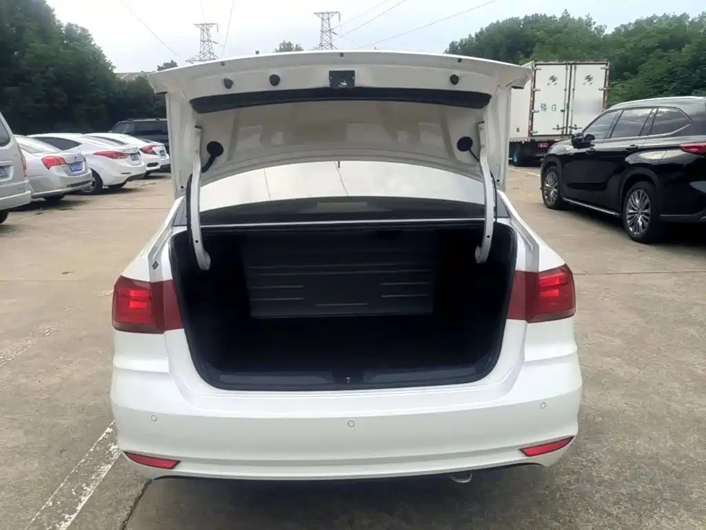 Volkswagen Santana — миниатюра 19