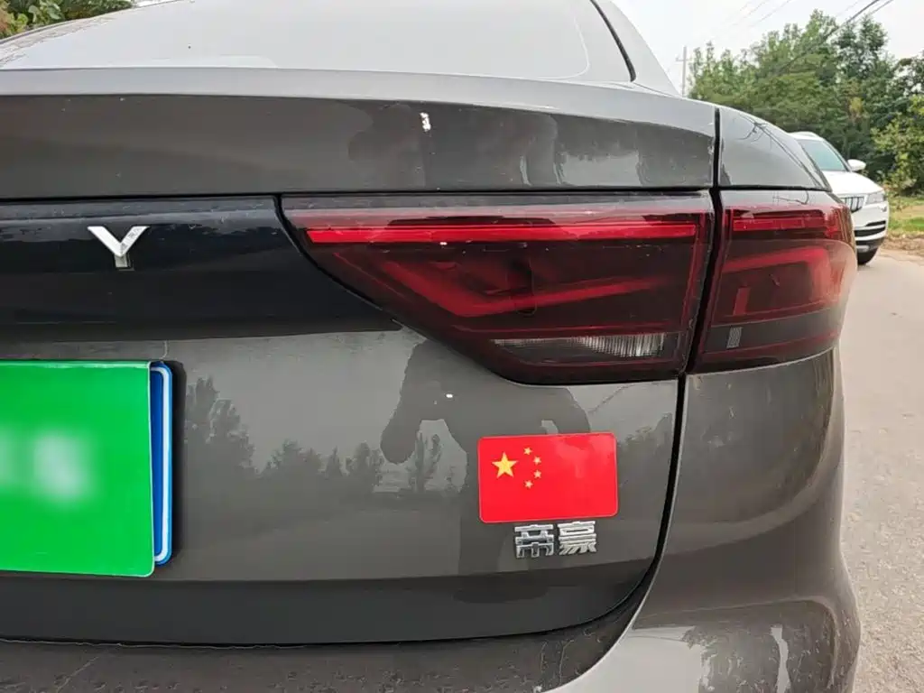 Geely Emgrand — миниатюра 8
