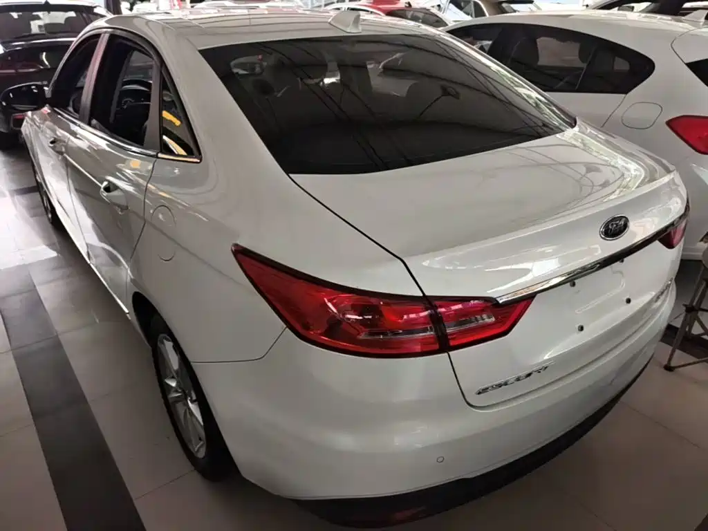 Ford Escort — миниатюра 5