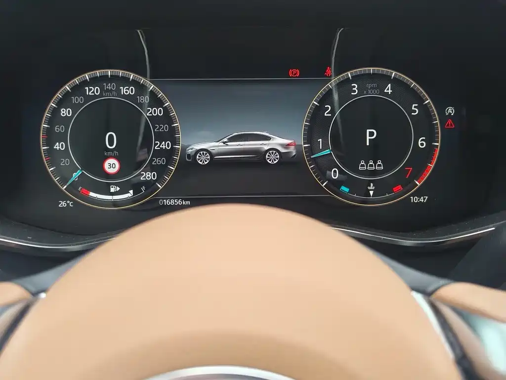 Jaguar XFL — миниатюра 7