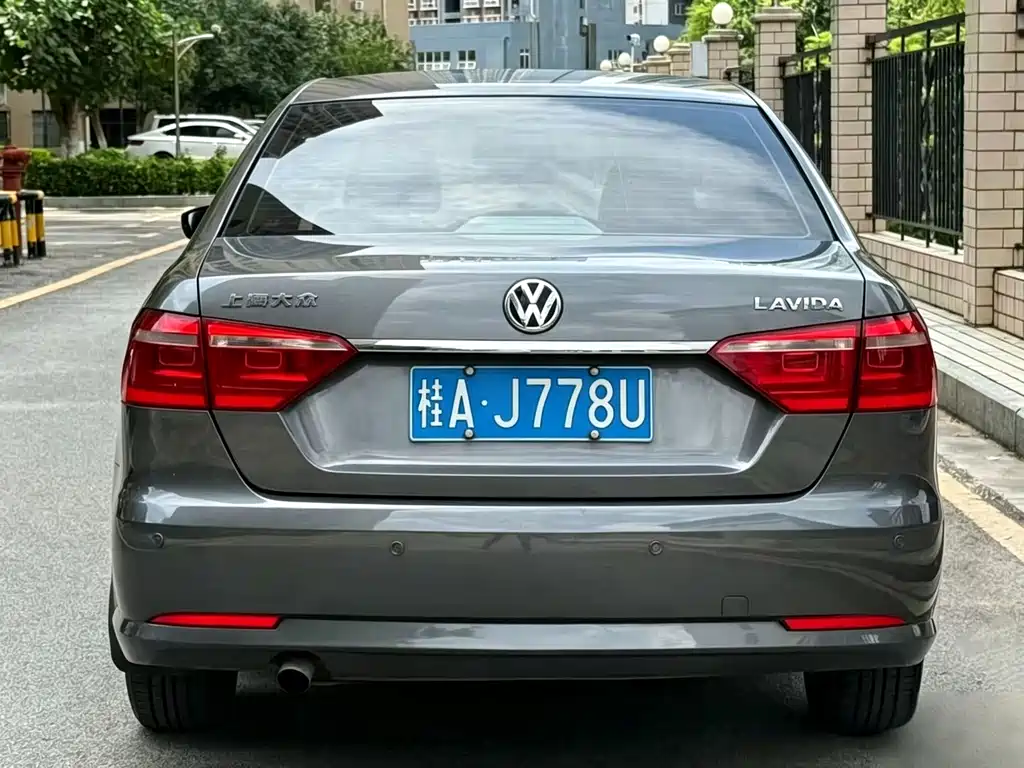 Volkswagen Lavida — миниатюра 4