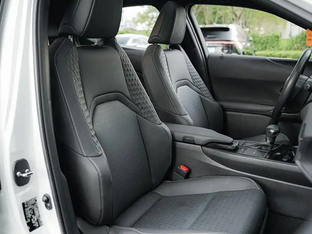 Lexus UX — миниатюра 12