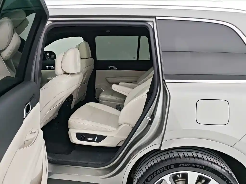 Li Auto ONE 2021 6 мест
