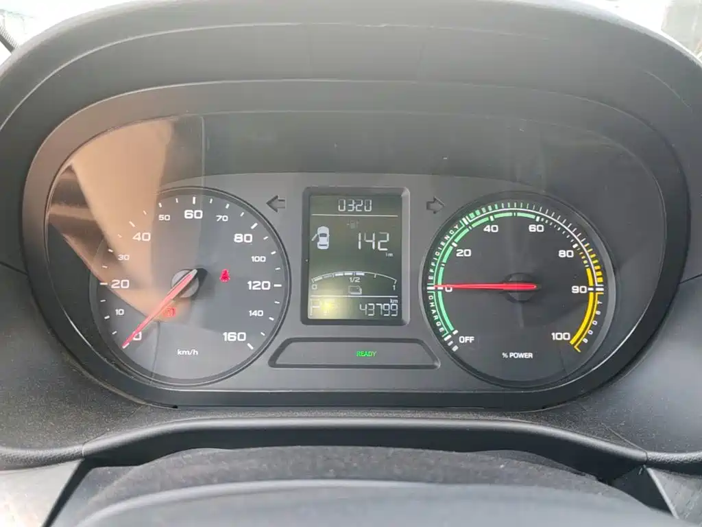 Roewe Clever — миниатюра 12