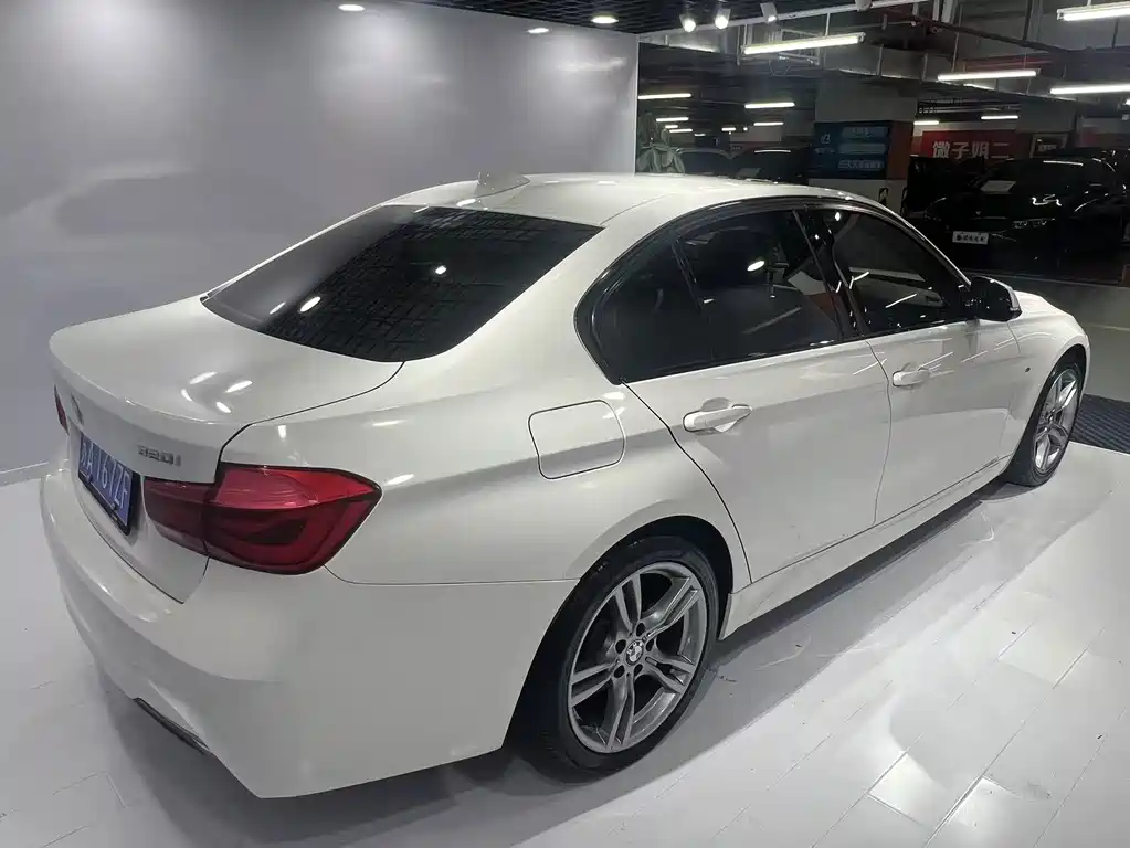 BMW 3 Series — миниатюра 4