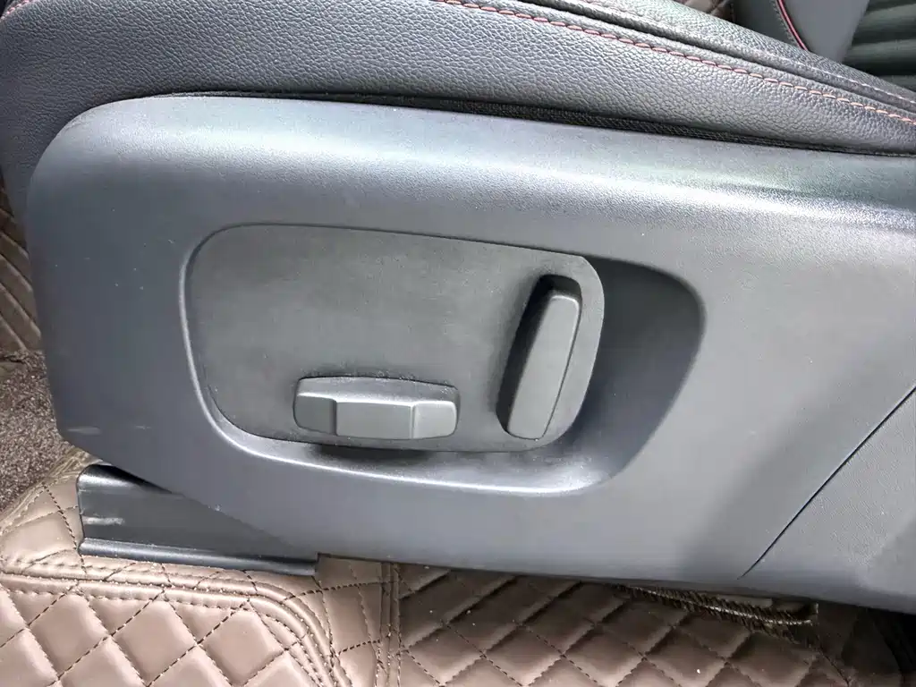 Land Rover Discovery Sport — миниатюра 26