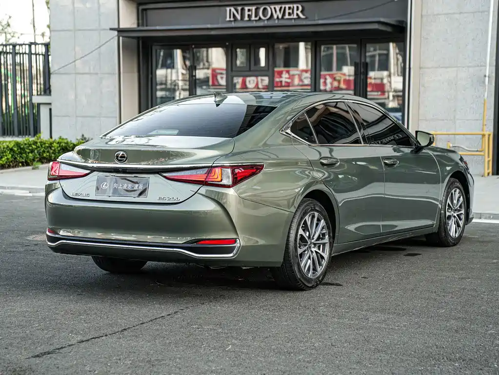 Lexus ES — миниатюра 3