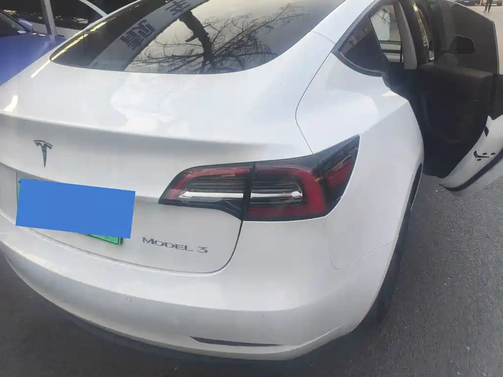 Tesla Model 3 — миниатюра 15