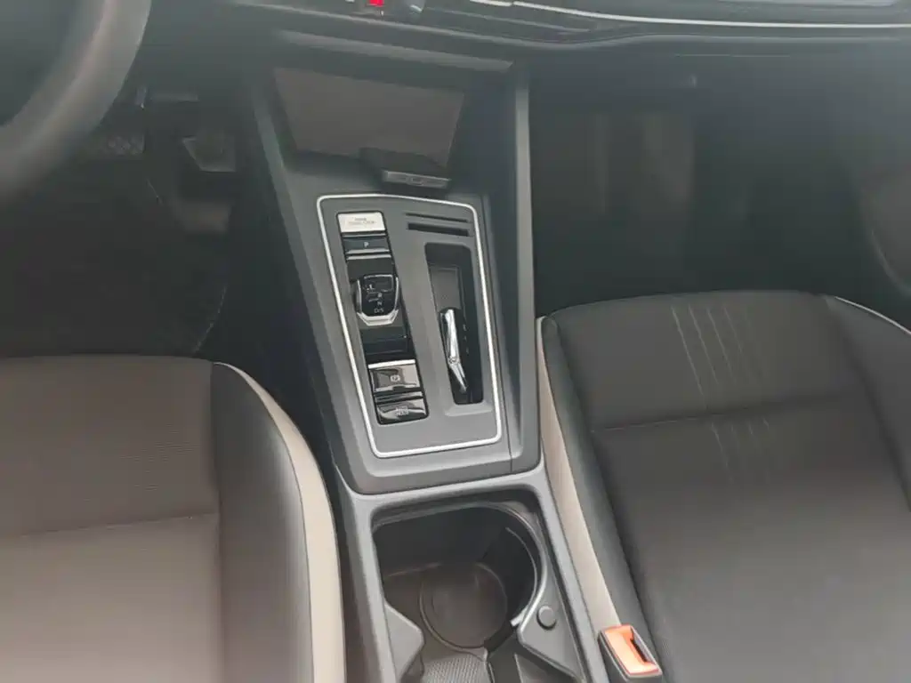Volkswagen Golf — миниатюра 14