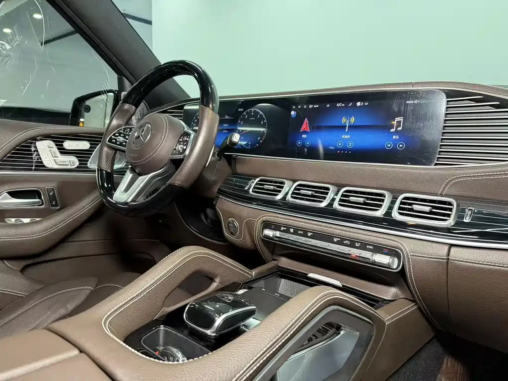 Mercedes-Benz GLS — миниатюра 12