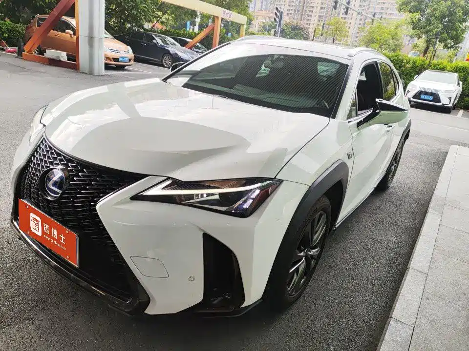 Lexus UX