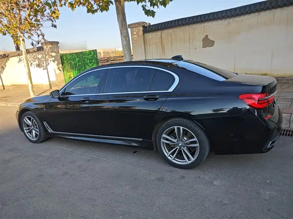 BMW 7 SERIES