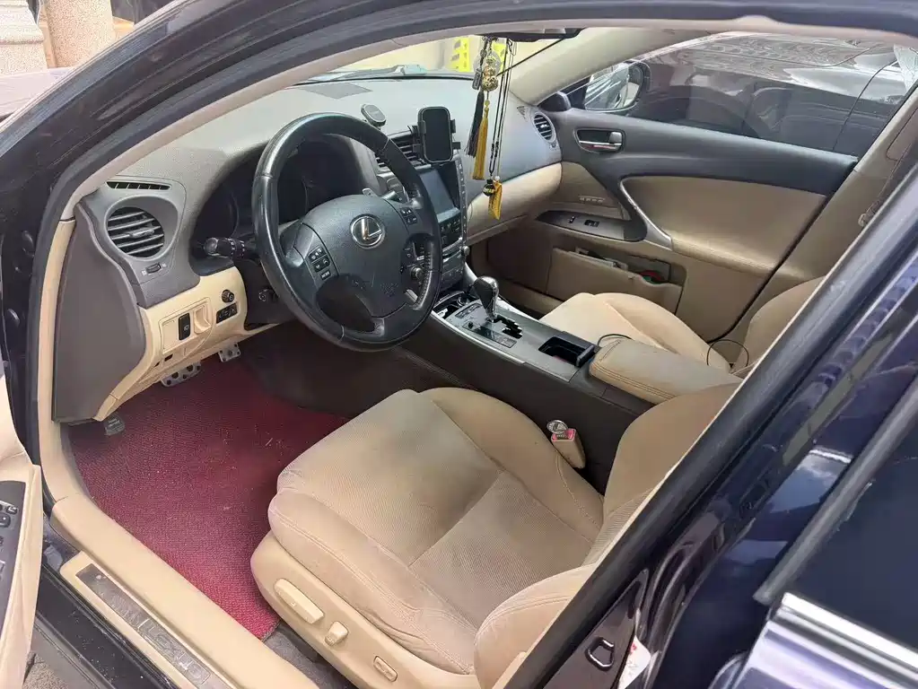 Lexus IS — миниатюра 6