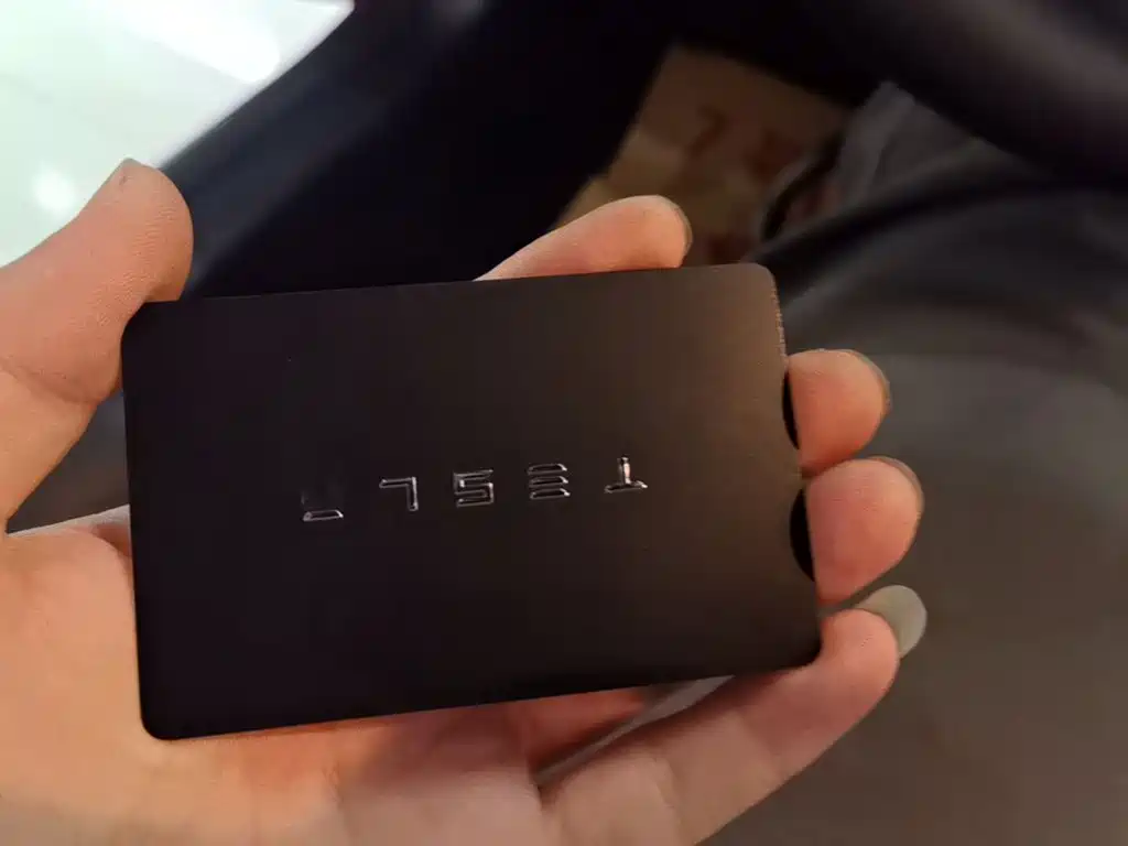Tesla Model 3 — миниатюра 9