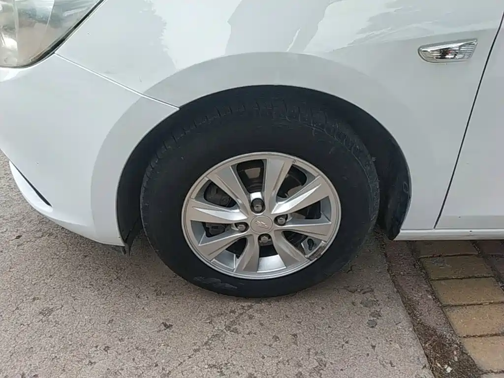 Chevrolet Sail — миниатюра 23