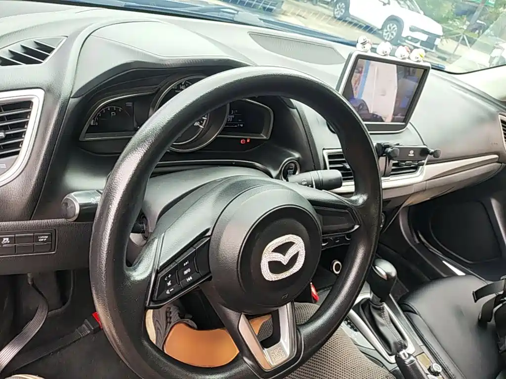 Mazda 3 Axela — миниатюра 10