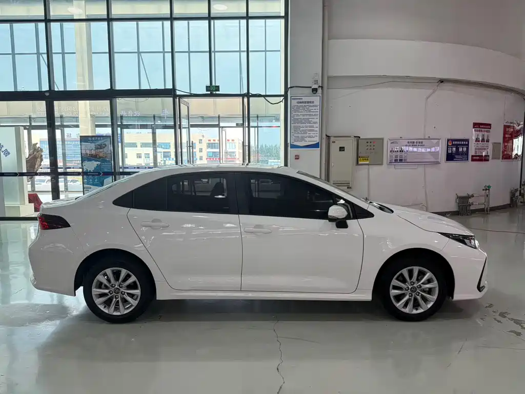 Toyota Corolla — миниатюра 7